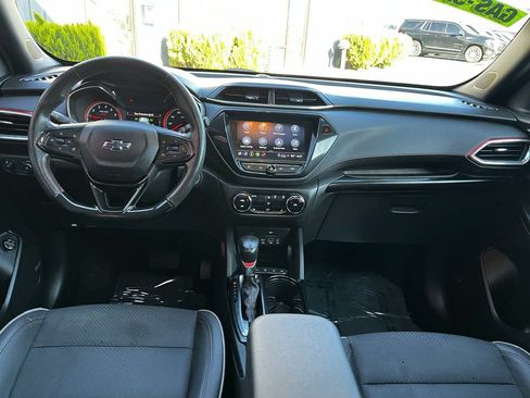 Used 2022 Chevrolet TrailBlazer RS w/ Sun and Liftgate Package FWD image 8
