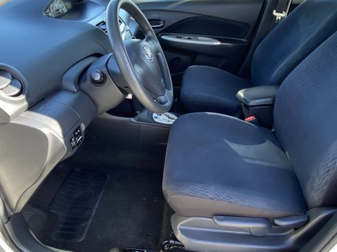Used 2008 Toyota Yaris Base image 25