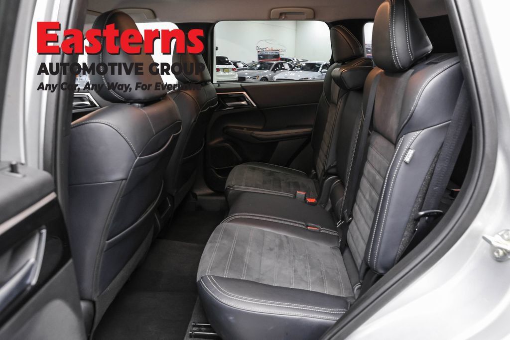 Used 2024 Mitsubishi Outlander SE FWD image 21