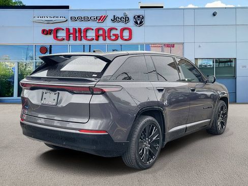 Used 2024 Jeep Wagoneer Launch Edition AWD/4WD image 4