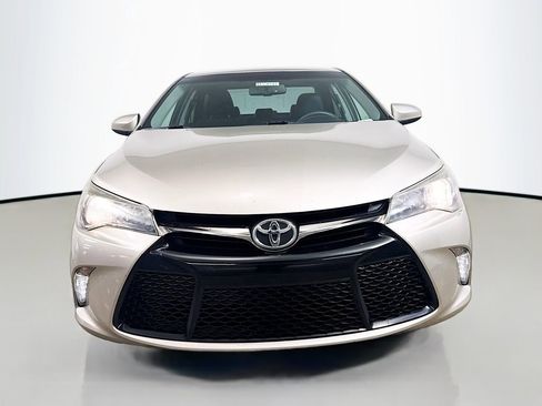 Used 2015 Toyota Camry XSE image 2
