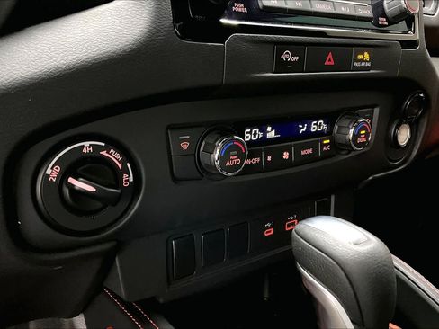 Used 2024 Nissan Frontier PRO-4X w/ Off-Road Protection Package image 36