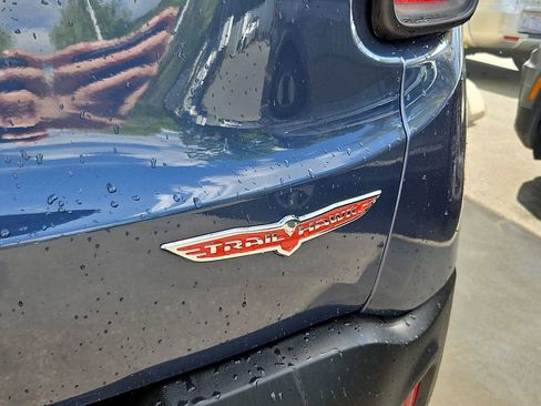 Used 2023 Jeep Renegade Trailhawk AWD/4WD image 30