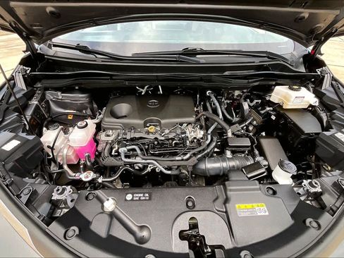 Used 2025 Toyota Sienna XLE FWD image 30