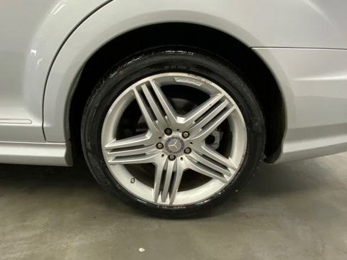 Used 2013 Mercedes-Benz S 550 4MATIC w/ Sport Pkg image 19
