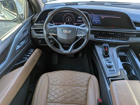 Used 2021 Cadillac Escalade Premium Luxury RWD image 15