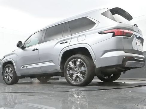 Used 2024 Toyota Sequoia Capstone RWD image 10