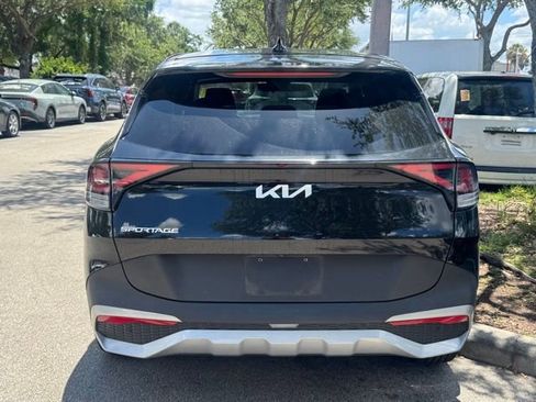 Certified 2023 Kia Sportage EX FWD image 3