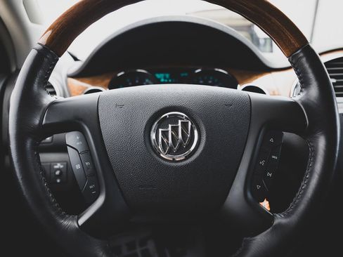 Used 2008 Buick Enclave CXL w/ Driver Confidence Package image 11