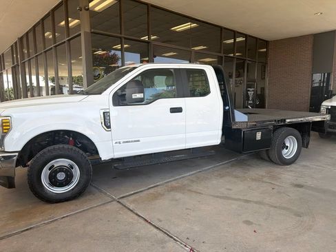 Used 2018 Ford F350 XL w/ Power Equipment Group AWD/4WD image 2