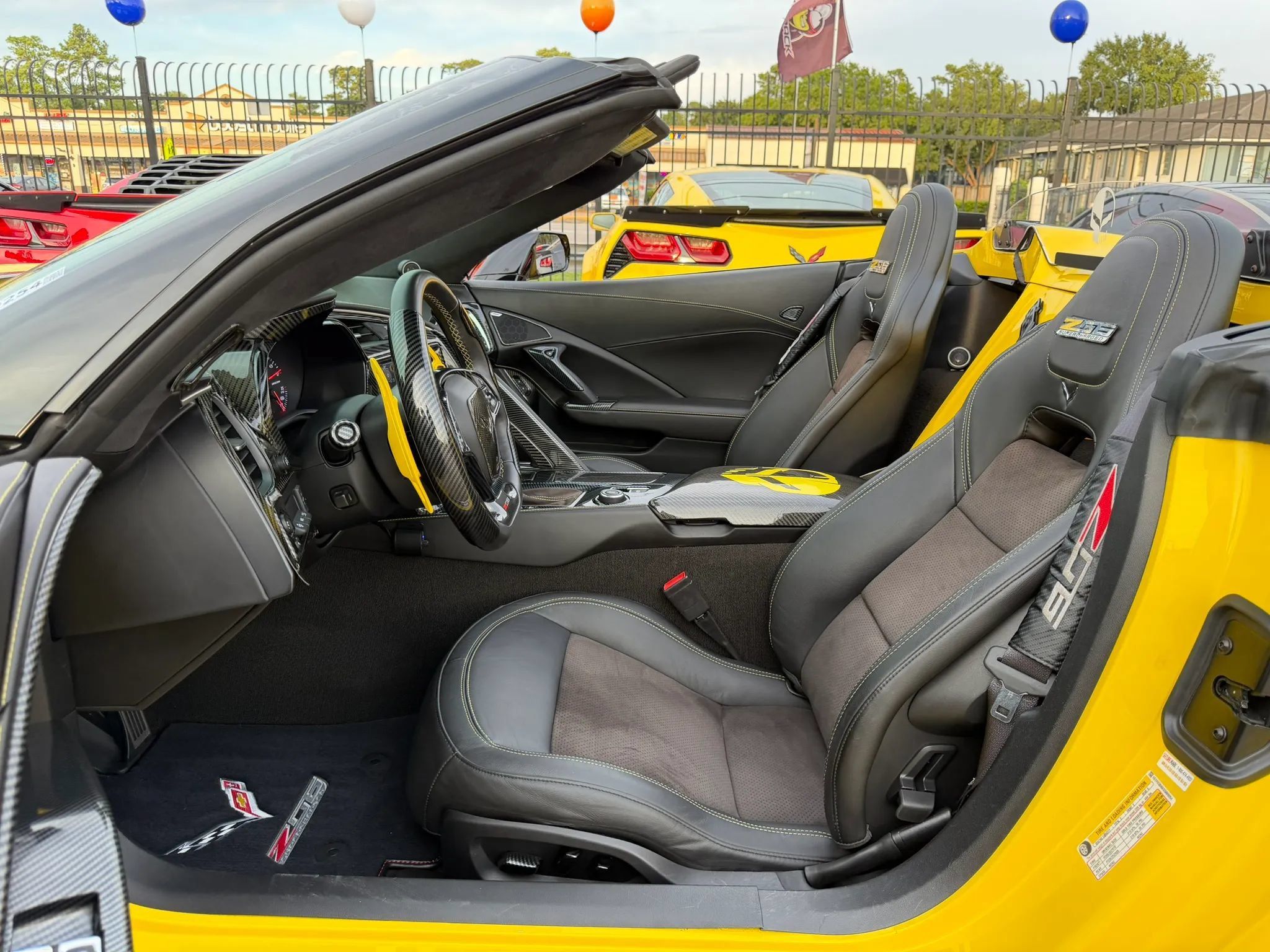 Used 2016 Chevrolet Corvette Z06 w/ 3LZ Preferred Equipment Group RWD image 21