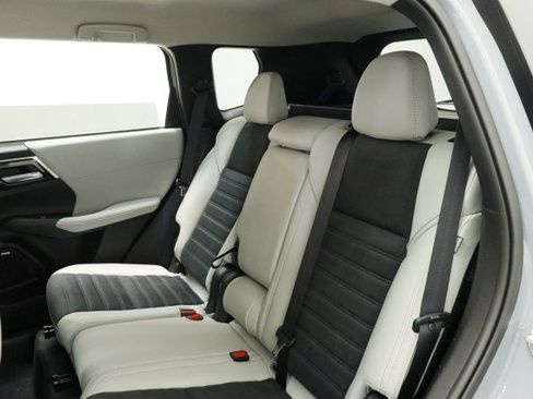 New 2026 Mitsubishi Outlander SE FWD image 25