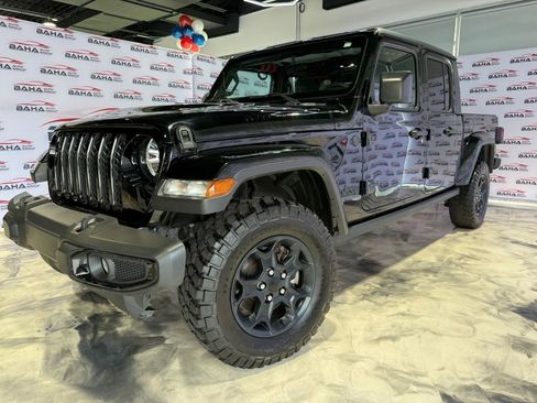 Used 2023 Jeep Gladiator Willys image 2