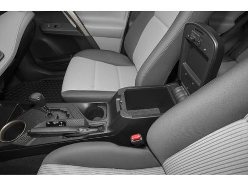 Used 2015 Toyota RAV4 XLE FWD image 16