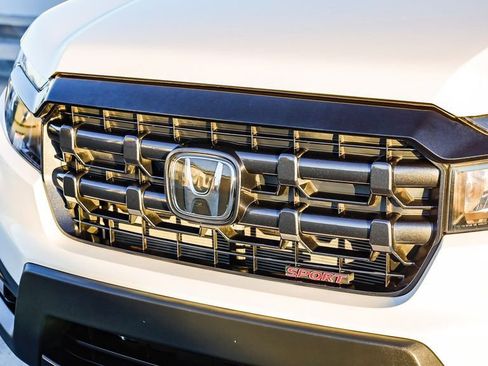 Used 2025 Honda Ridgeline Sport image 6