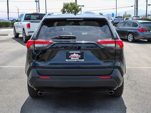 Used 2021 Toyota RAV4 XLE w/ Carpet Mat Package (TMS) FWD image 7