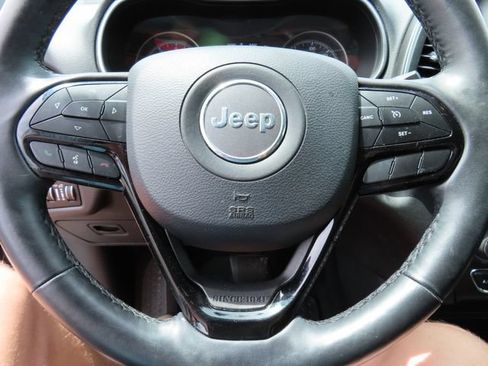 Used 2019 Jeep Cherokee Latitude Plus AWD/4WD image 21