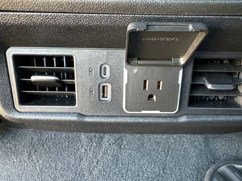 Used 2025 GMC Sierra 1500 Elevation image 18