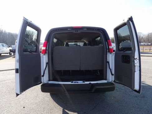 Used 2024 Chevrolet Express 3500 LS image 49