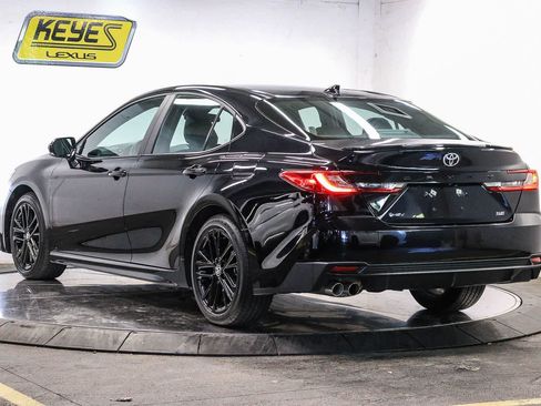 Used 2026 Toyota Camry SE FWD image 2