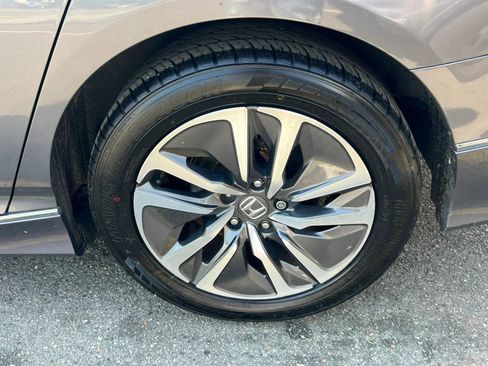 Used 2020 Honda Accord EX image 10