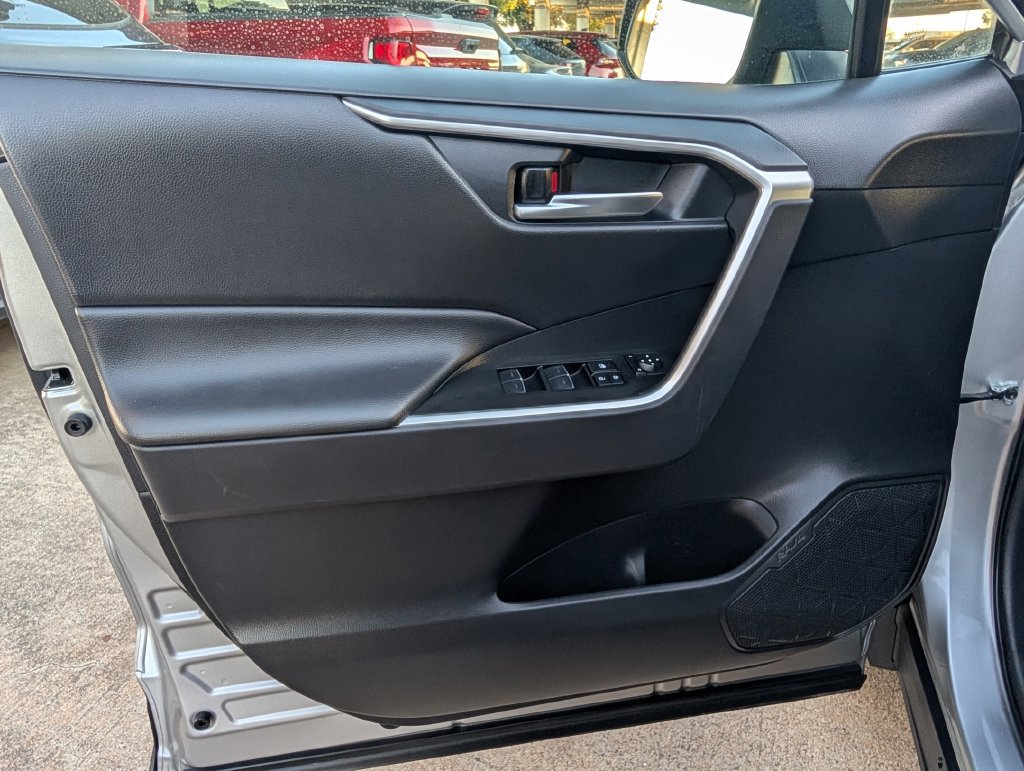 Used 2025 Toyota RAV4 XLE w/ Weather Package AWD/4WD image 13