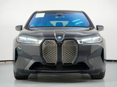 Used 2022 BMW iX xDrive50 w/ Premium Package image 7