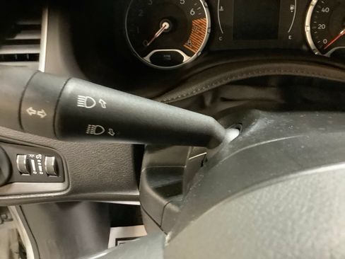 Certified 2020 Jeep Renegade Latitude w/ Cold Weather Group AWD/4WD image 23