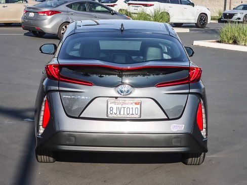 Used 2019 Toyota Prius Prime Premium image 3