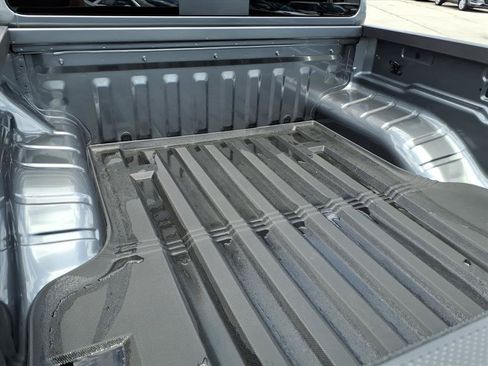 Certified 2025 Nissan Frontier SV AWD/4WD image 7