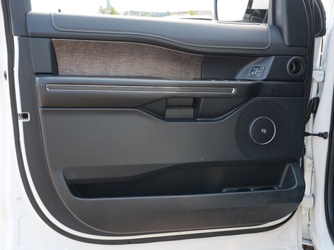 Used 2020 Ford Expedition Limited AWD/4WD image 14