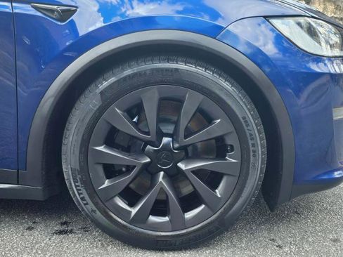 Used 2024 Tesla Model X image 17
