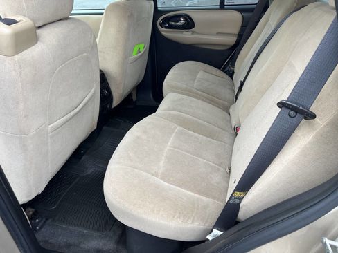 Used 2005 Chevrolet TrailBlazer LS w/ LS Preferred Equipment Group image 19