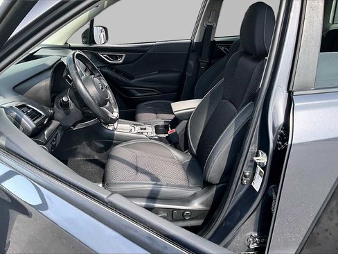 Used 2021 Subaru Forester Premium AWD/4WD image 9