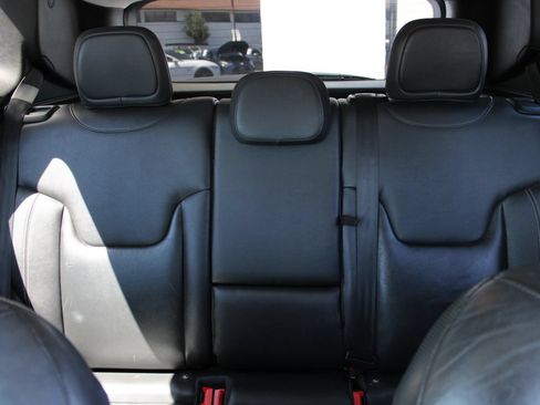 Used 2017 Jeep Renegade Limited FWD image 12