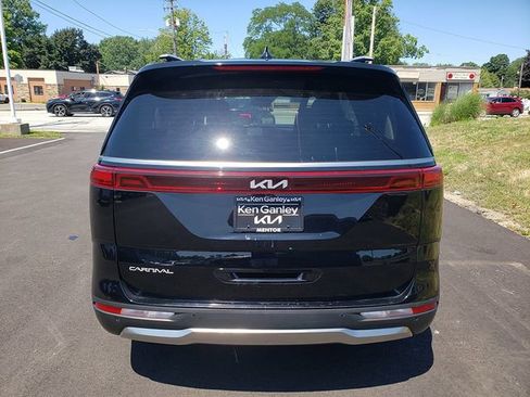 Certified 2024 Kia Carnival SX FWD image 5