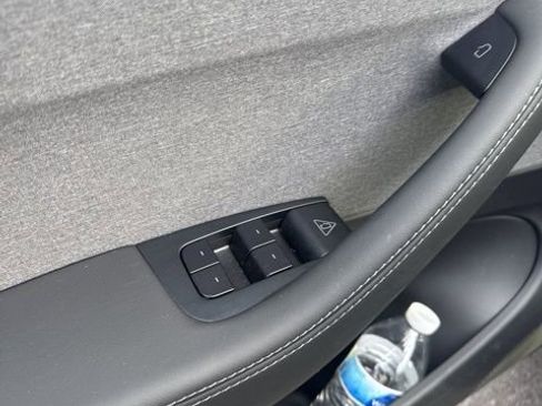 Used 2026 Tesla Model Y 2WD image 9