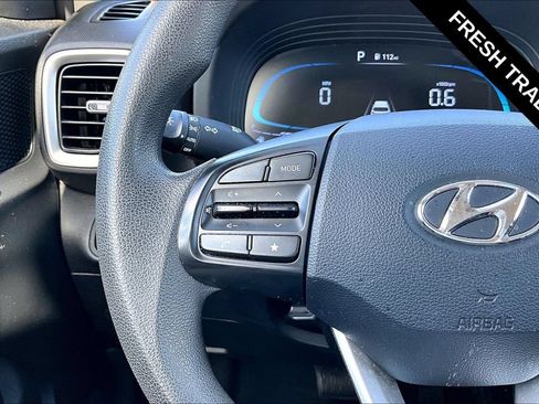Used 2023 Hyundai Venue SE FWD image 13
