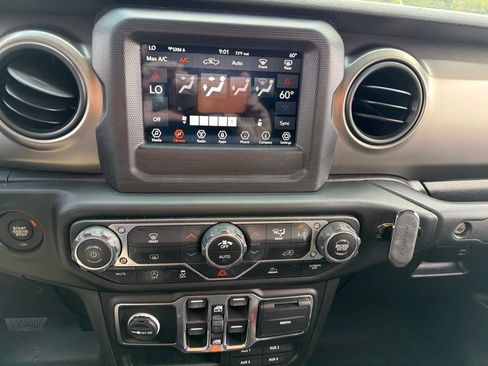 Used 2020 Jeep Gladiator Sport w/ Quick Order Package 24S AWD/4WD image 2