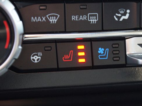 Used 2025 Ford F250 Platinum w/ Platinum Plus Package AWD/4WD image 9