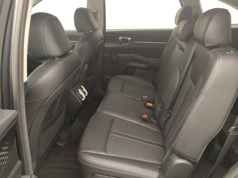 Used 2022 Kia Sorento S FWD image 18