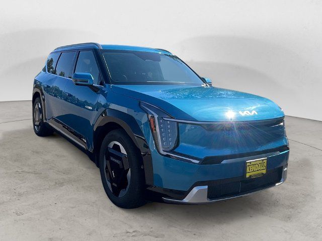 Used 2024 Kia EV9 Land AWD/4WD image 3