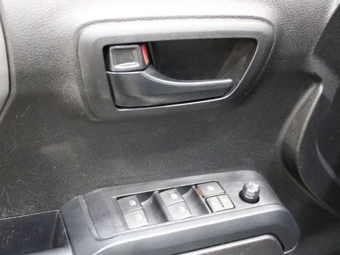 Used 2022 Toyota Tacoma SR image 15