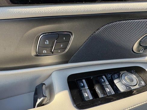 Used 2024 Lincoln Nautilus Premier w/ Equipment Group 102A image 18