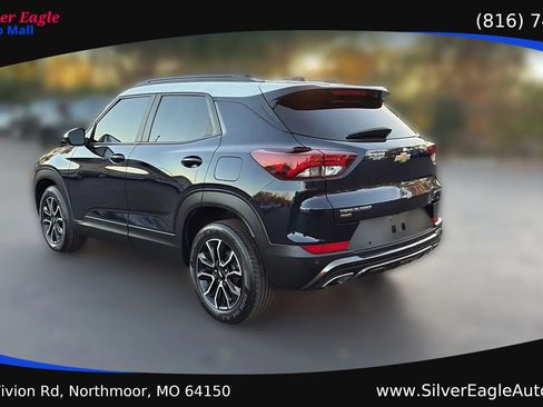 Used 2021 Chevrolet TrailBlazer ACTIV w/ Technology Package AWD/4WD image 3
