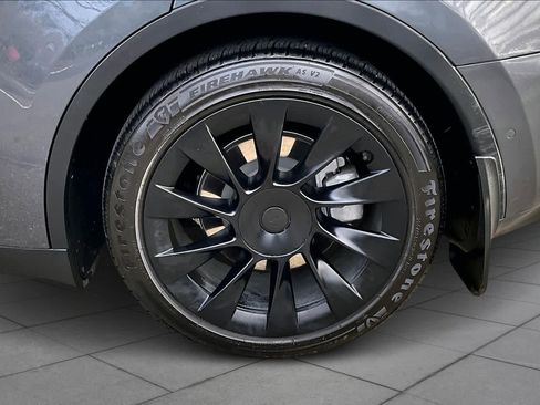 Used 2020 Tesla Model Y Long Range image 10