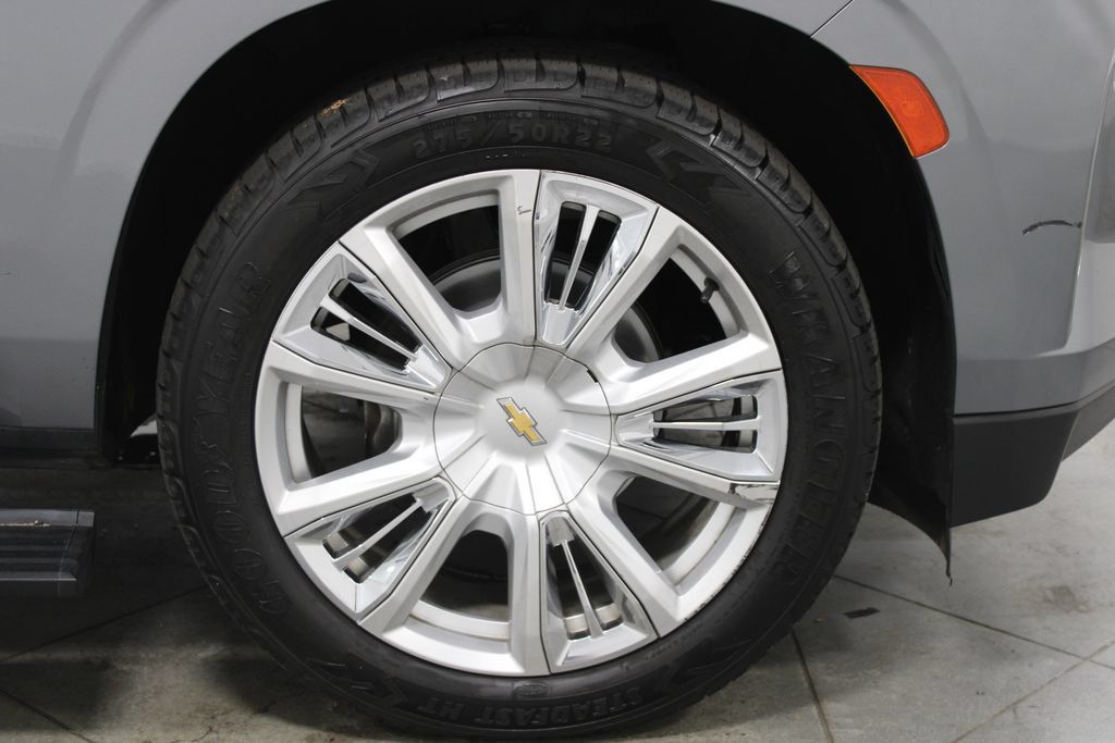 Used 2021 Chevrolet Suburban High Country RWD image 15