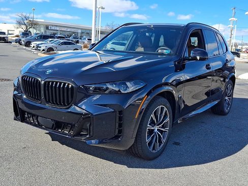 New 2026 BMW X5 xDrive50e image 2