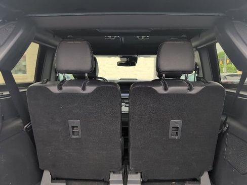 Used 2023 Ford Bronco Badlands w/ Sasquatch Package AWD/4WD image 7