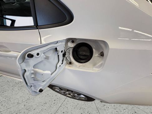 Used 2025 Toyota Corolla LE FWD image 7